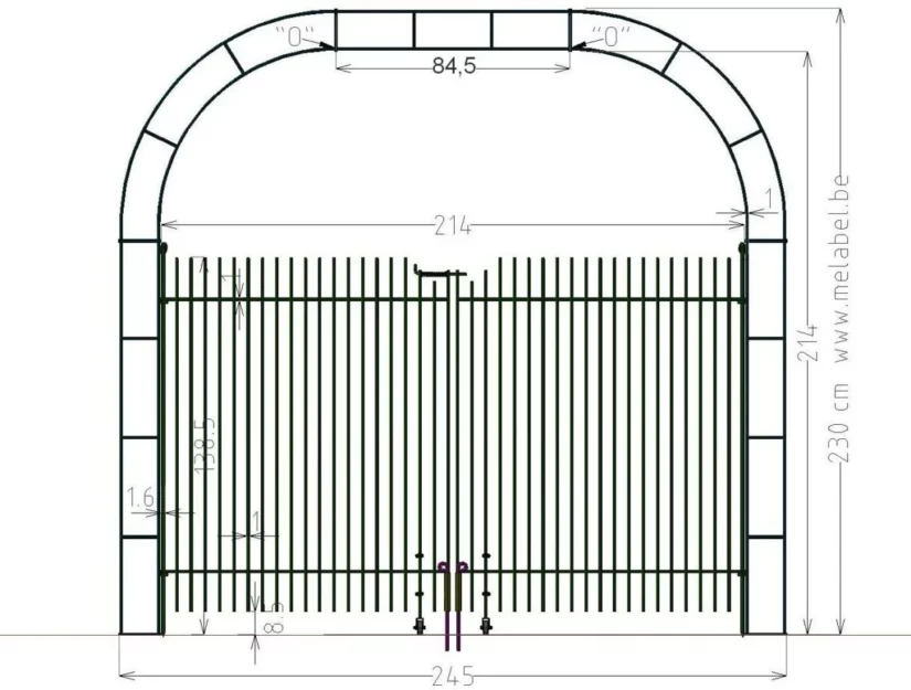 Dubbele vleugeldeur “engmaschig” in rozenboog 214 cm breed 145 cm hoog