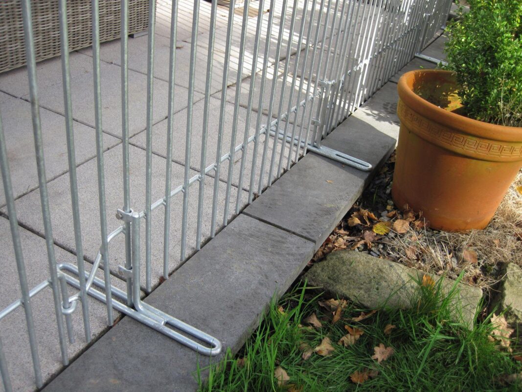 Voetstuk rabbit Hiermee kunt u het terrashek rabbit veilig op de grond plaatsen.