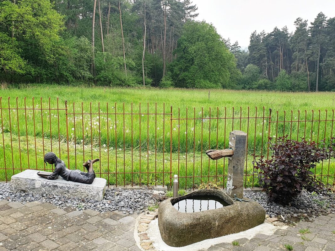 Die Montage war problemlos. Ein sehr solider Zaun, gut durchdacht, was man heute nur noch selten findet.