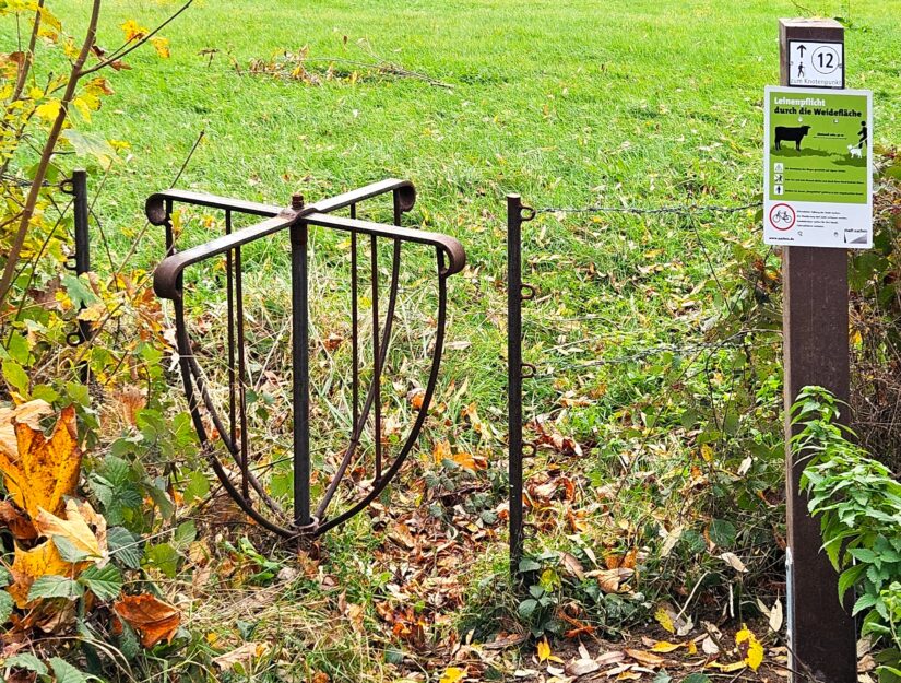 Tourniquet de clôture de pâturage : passage sûr et durable pour les piétons à travers la clôture de pâturage.