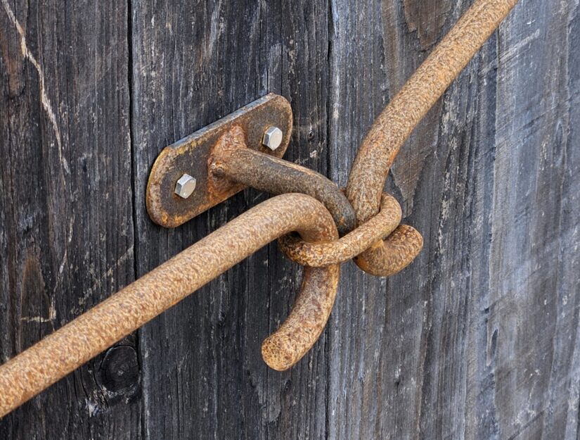 Wandhalter für Handlauf zum Aufschrauben roh/unbehandelt nach 6 Monaten.