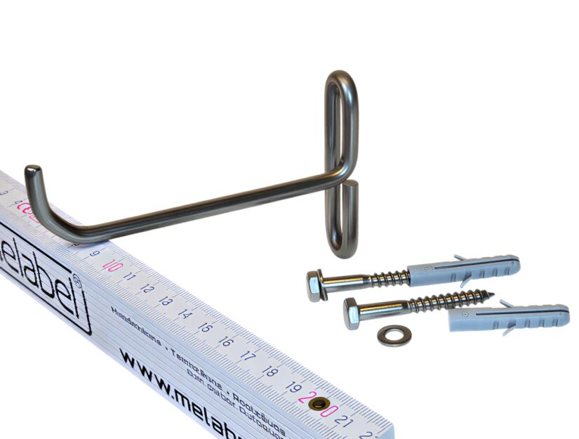 An den kleinen Wandhaken können Kabel, Werkzeuge, Bänder, Kleidung, ... aufgehängt werden.