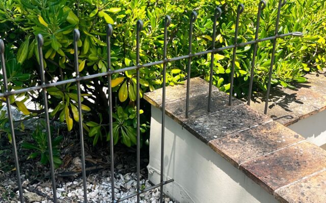 Adaptation de la clôture : coupe des éléments de la clôture