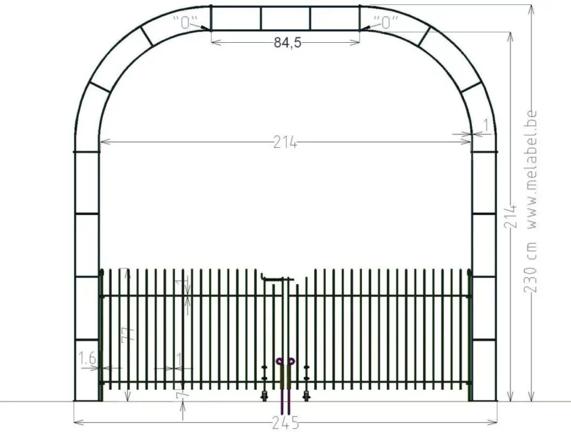 Dubbele poort “engmaschig” in rozenboog 214 cm breed, 80 cm hoog.