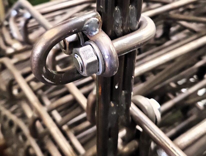 Le nouvel œillet à visser et coulissant pour fil (barbelé).