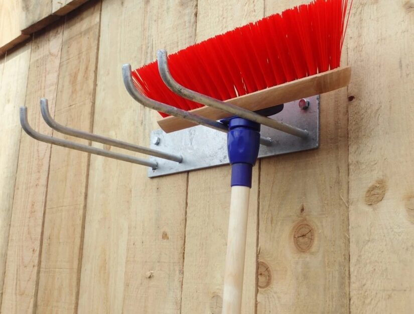 U kunt maximaal 8 gereedschappen aan de dubbele gereedschapshouder hangen.