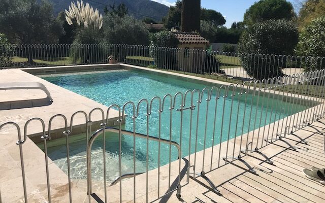 Clôture pour protéger la piscine en Provence