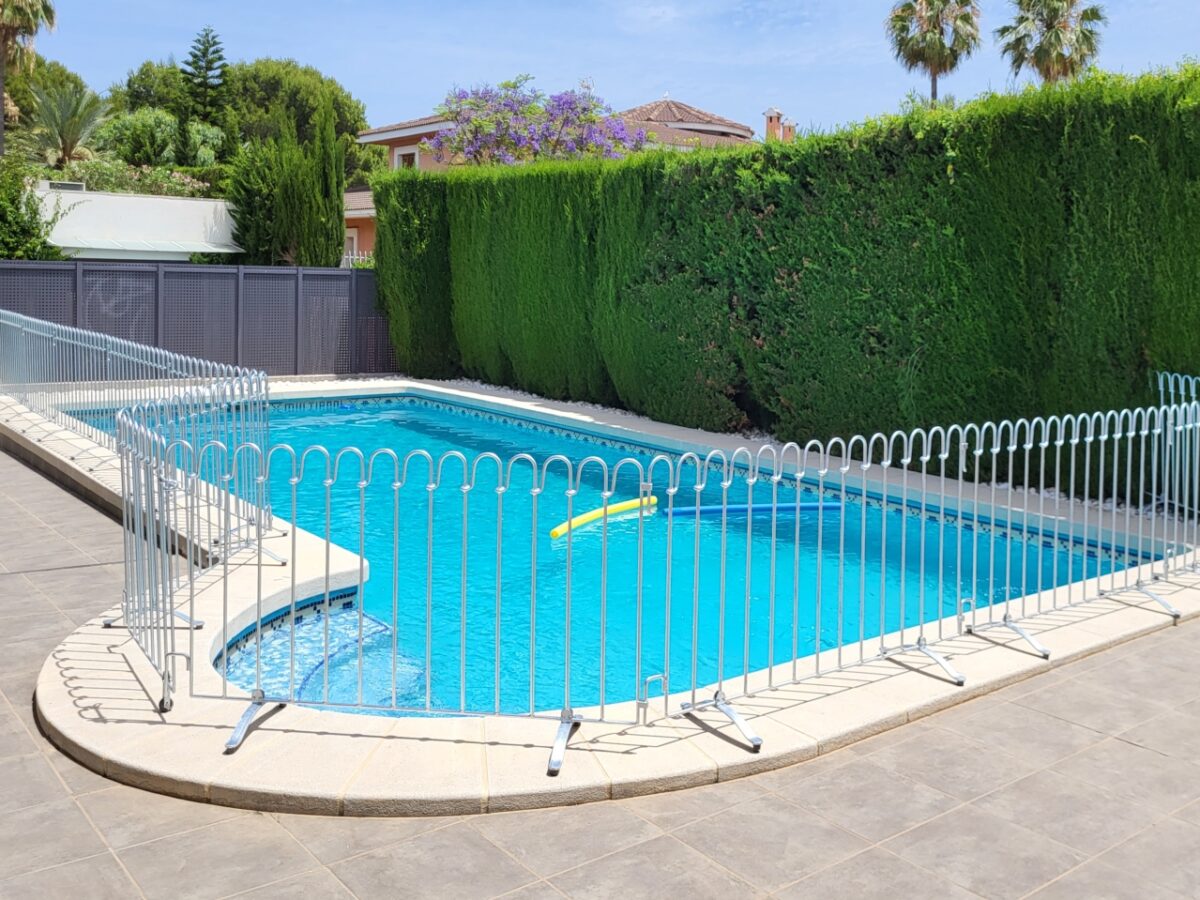Barrière piscine démontable filet PROTECT ENFANT 5 modules 15 mètres