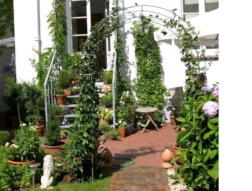 Vous pouvez commander l'arche de jardin chez Manufactum.