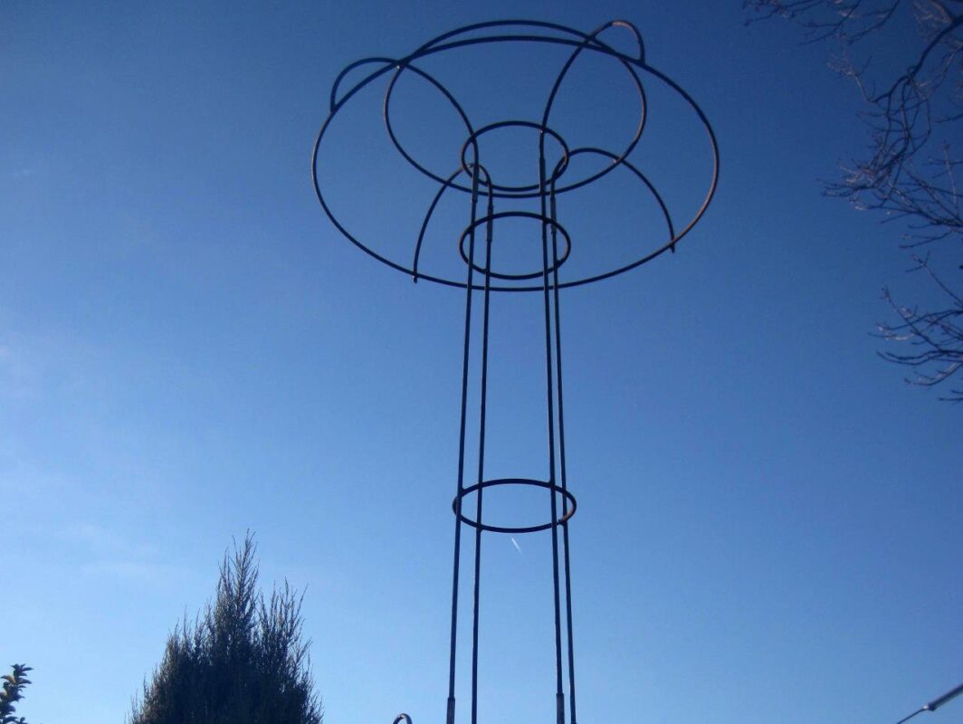 Rosenschirm-Rankgeruest-Rankschirm-Stahl (1)