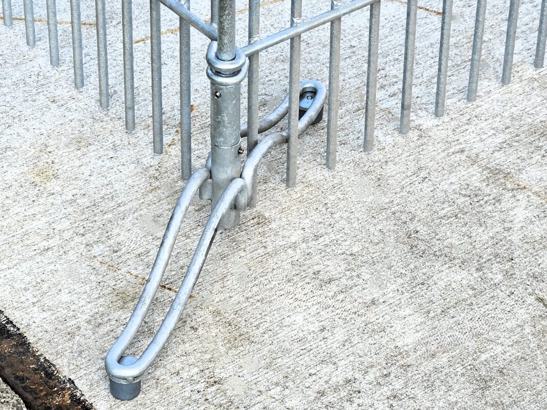 Standfuß Zaun verzinkt engmaschig (3)