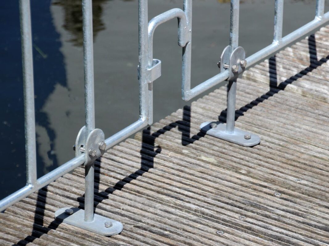 Terrassen-Aufschraubplatten verzinkt (1) - Kopie