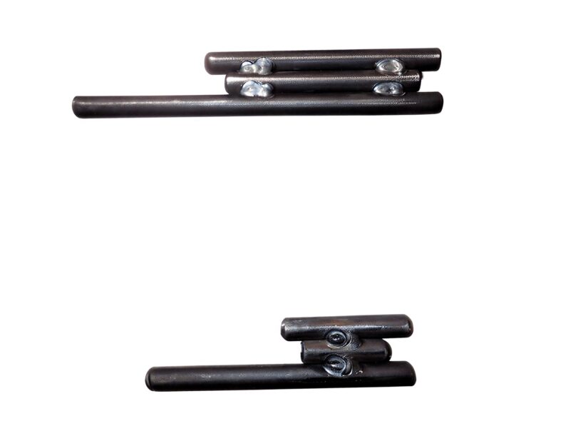 Des arrêts de porte inférieurs (au dessus anneau, en dessous étroite)