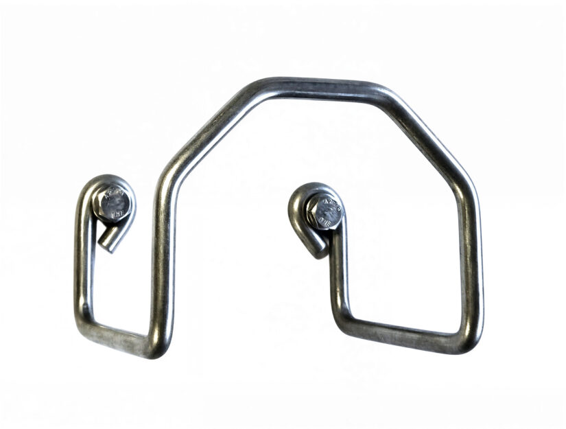 Kleine slanghouder voor wandmontage, vastgeschroefd met roestvrijstalen schroeven Ø 10 mm.