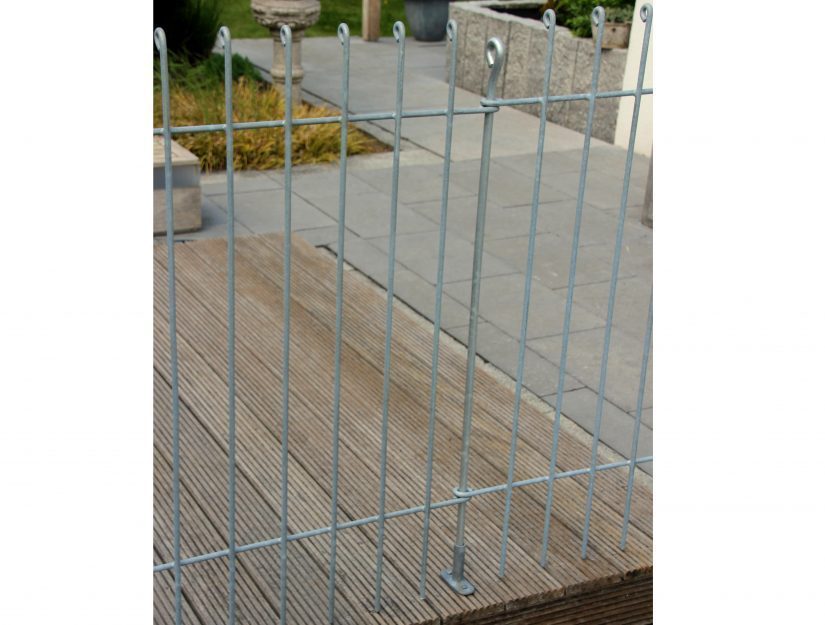 Bei Bestellungen mit Terrassen-Aufschraubplatten ersetzen wir die Verbindungsstäbe durch kürzere.